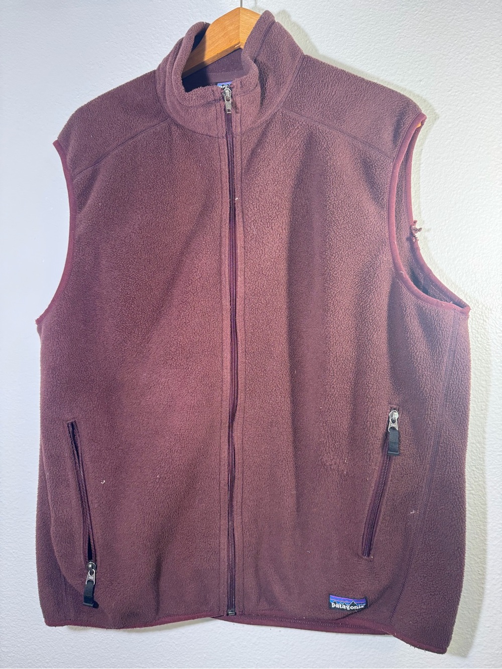 Patagonia Maroon Fleece Vest – Full Zip Outdoor Layer